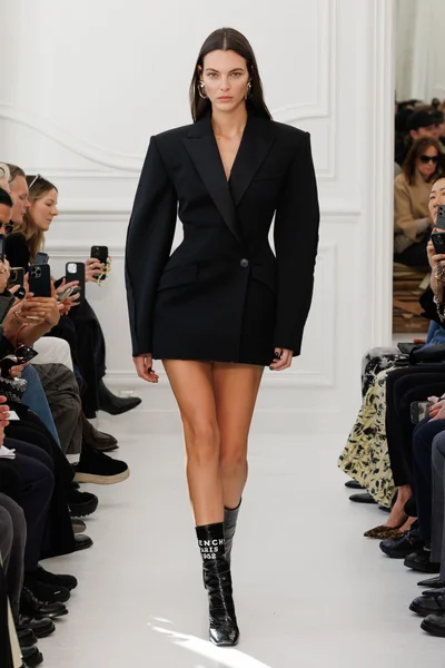 Look 3